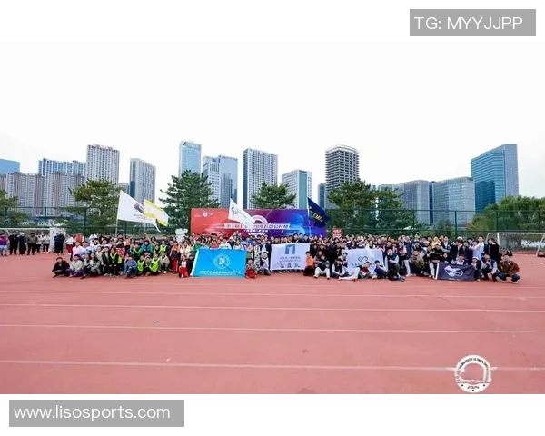 重庆飞盘队在极限运动联赛中以81分稳居积分榜首位 重庆飞盘队在极限运动联赛中以81分稳居积分榜首位